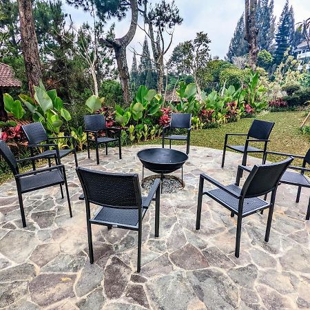 Cottonwood Exclusive Villa @Lembang Asri - Jacuzzi Playground Netflix Billyard Esterno foto