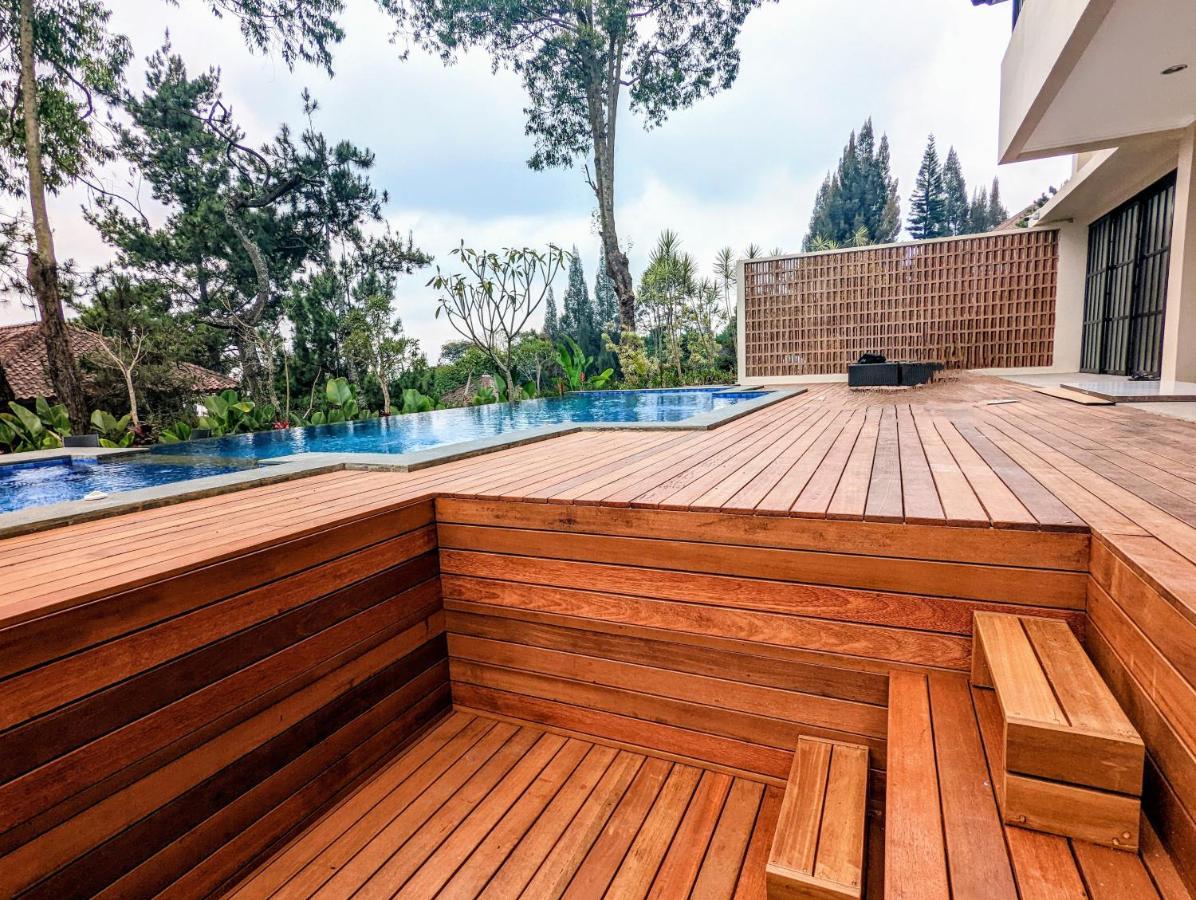 Cottonwood Exclusive Villa @Lembang Asri - Jacuzzi Playground Netflix Billyard Esterno foto