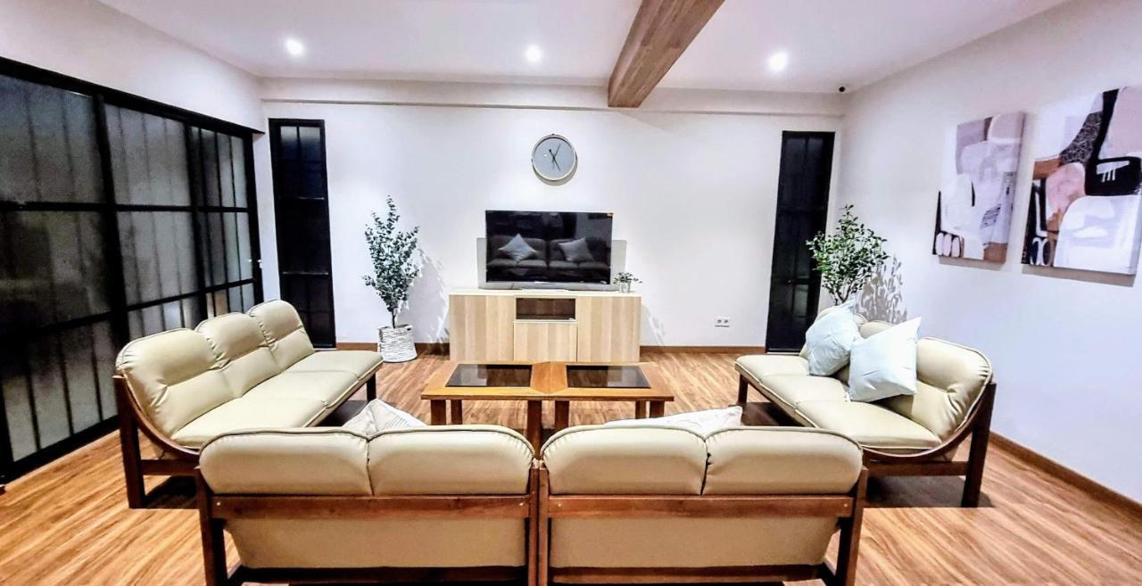 Cottonwood Exclusive Villa @Lembang Asri - Jacuzzi Playground Netflix Billyard Esterno foto
